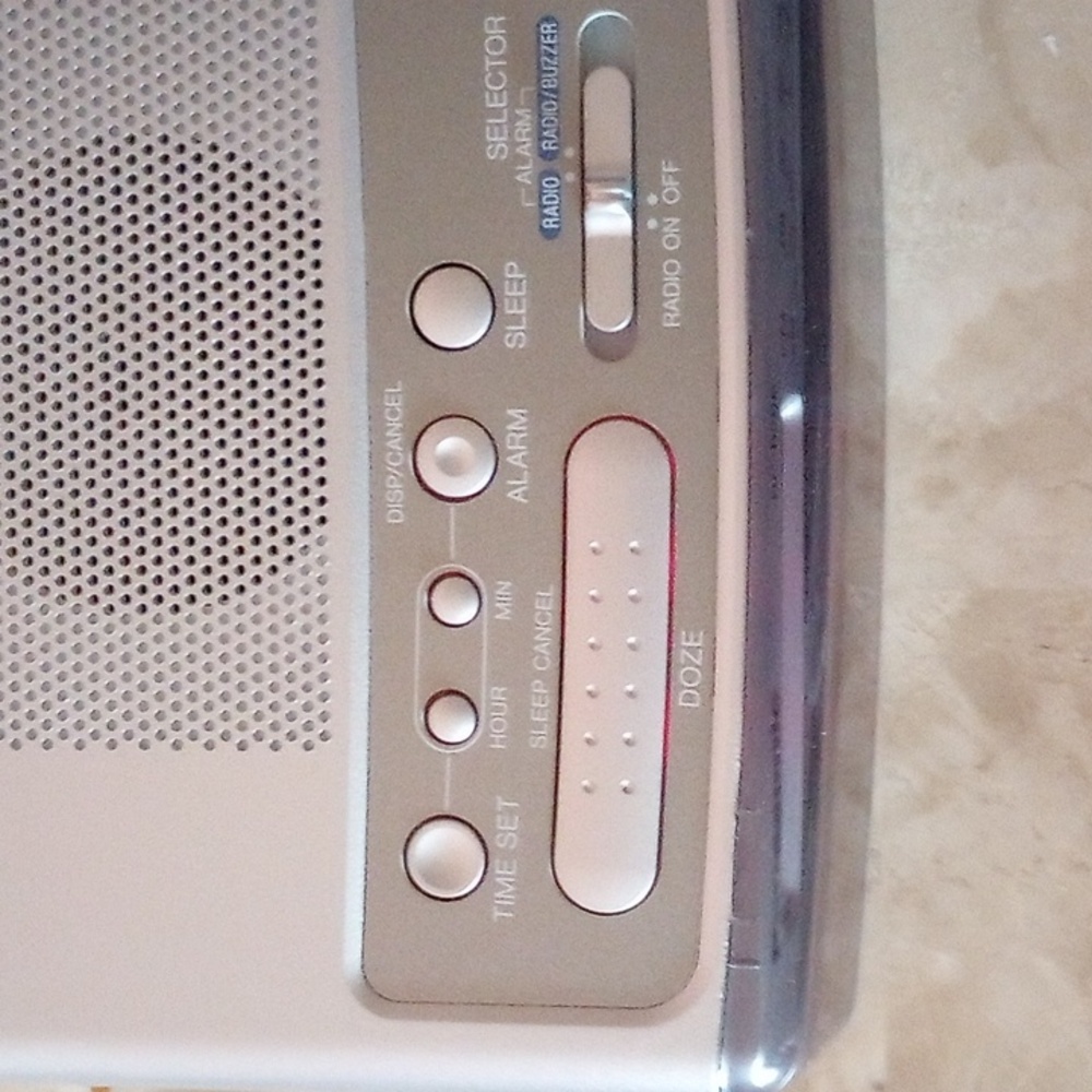 Alarm Clock Radio AM/FM - PANASONIC - Picture 12 of 15